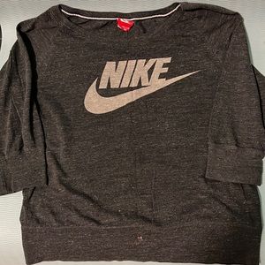 Nike women’s 3/4 sleeves top, size M